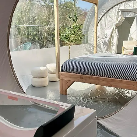 Les Bulles Nimoises Campismo de Luxo Nîmes