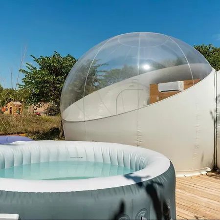 Luxury tent Les Bulles Nimoises *