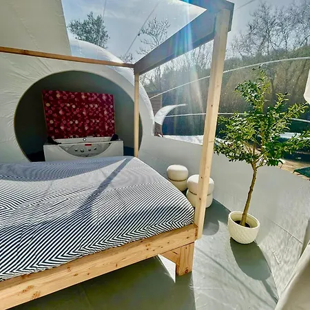 Luxury tent Les Bulles Nimoises *