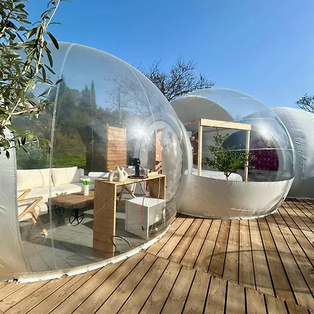 Les Bulles Nimoises Campismo de Luxo